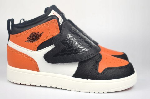 Nike buty dziecięce sneakersy Sky Jordan 1 (PS) BQ7197 008 roz. 32